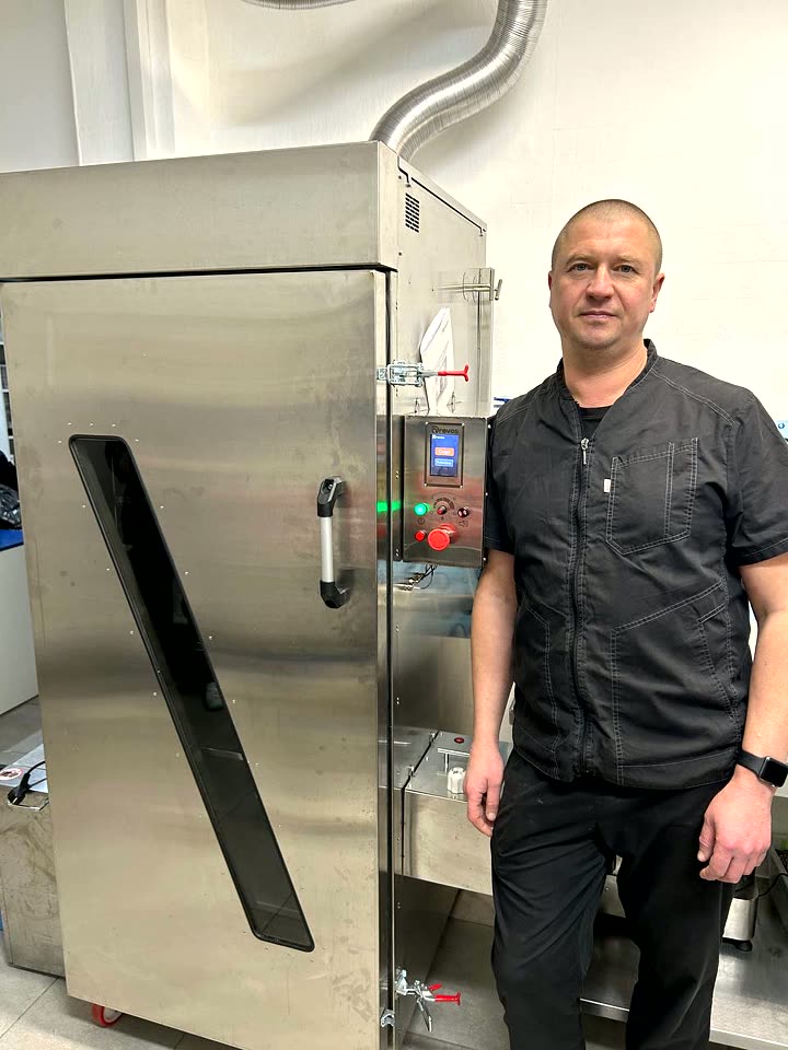Большая загрузка — горячее копчение, коптильня Drevos Smoke Chamber 50+